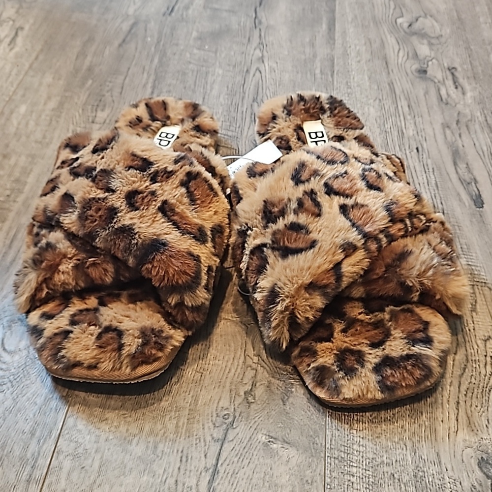 BP Leapord Crisscross Sandles Size XL Brand New With Tags. - Picture 2 of 7